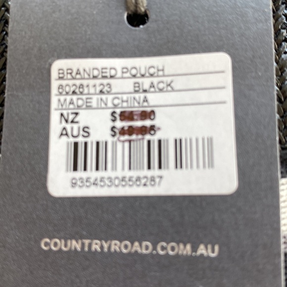 Country Road pouch bag. - Picture 7 of 7